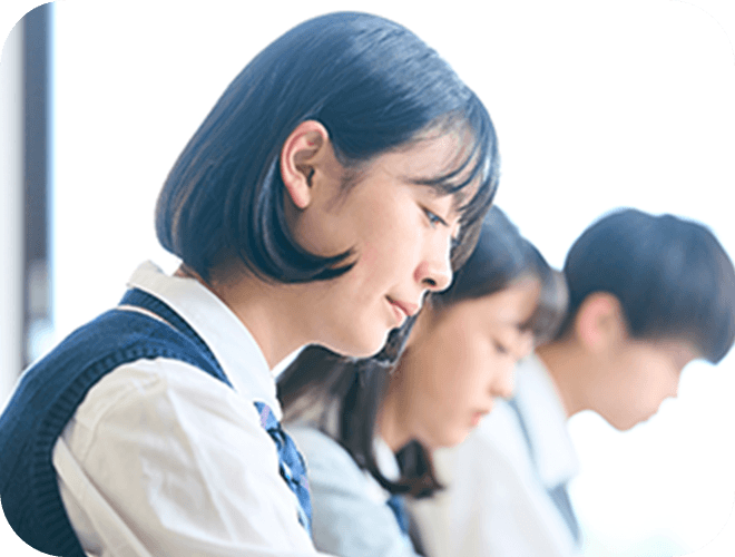 勉強する学生